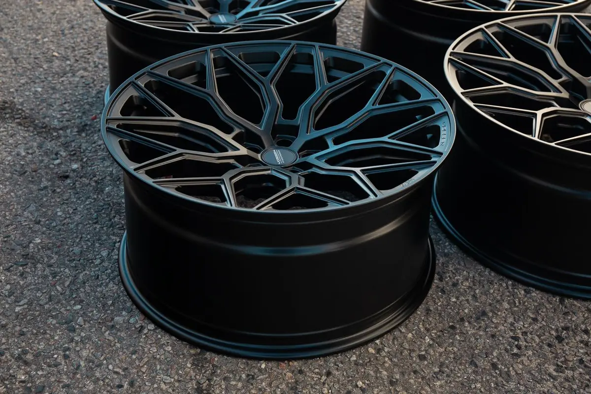 Wheel and tyre fitting